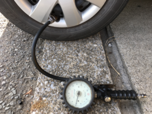 ガソリンスタンドで空気圧だけタイヤに入れてもらうことは可能 ダメなのか 車屋さんを26年目 車屋さんから見た 車のいろいろな情報